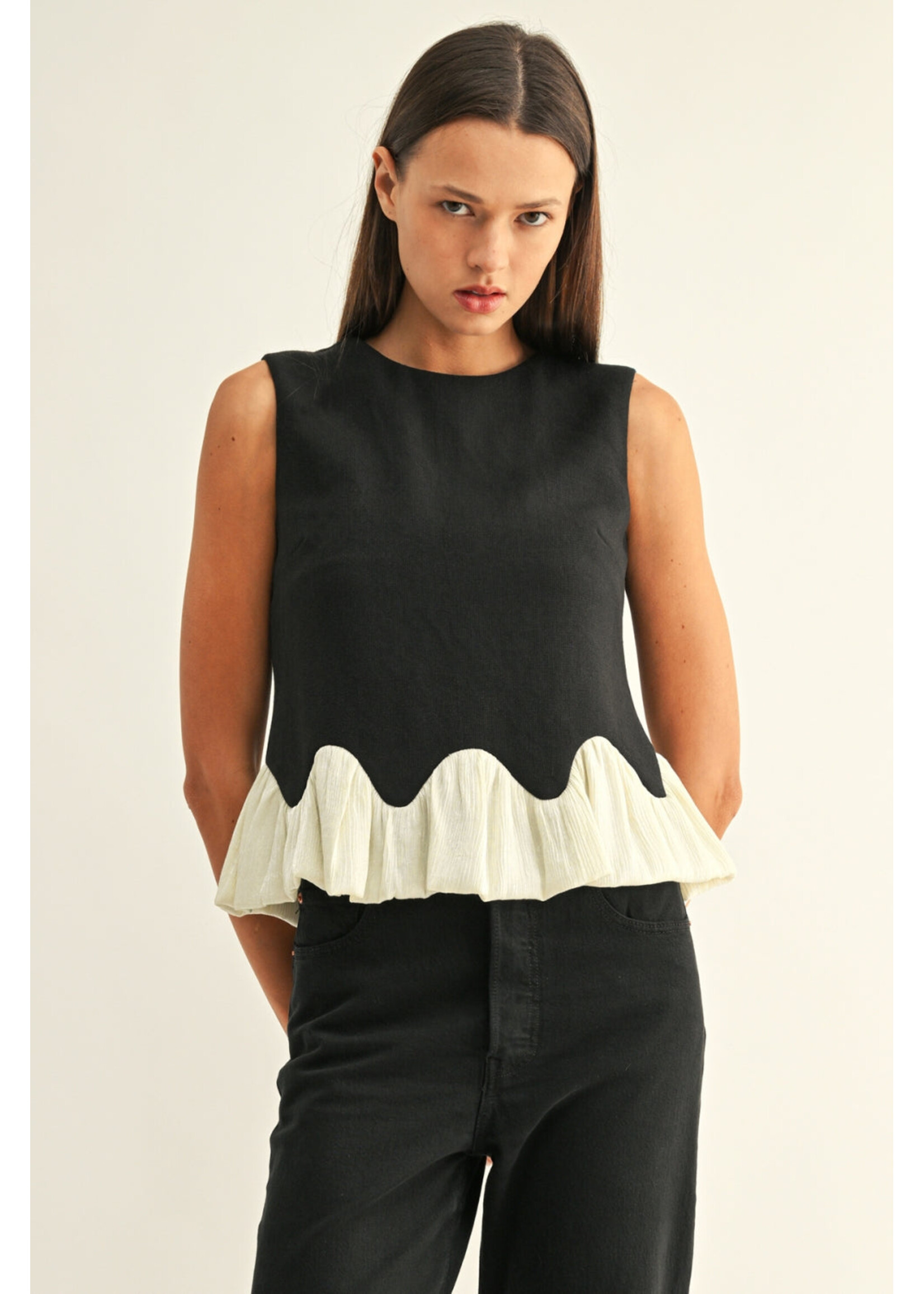 Adelyn Rae Adelyn Rae Coleen Contrast Bubble Hem Top - Black/Off white