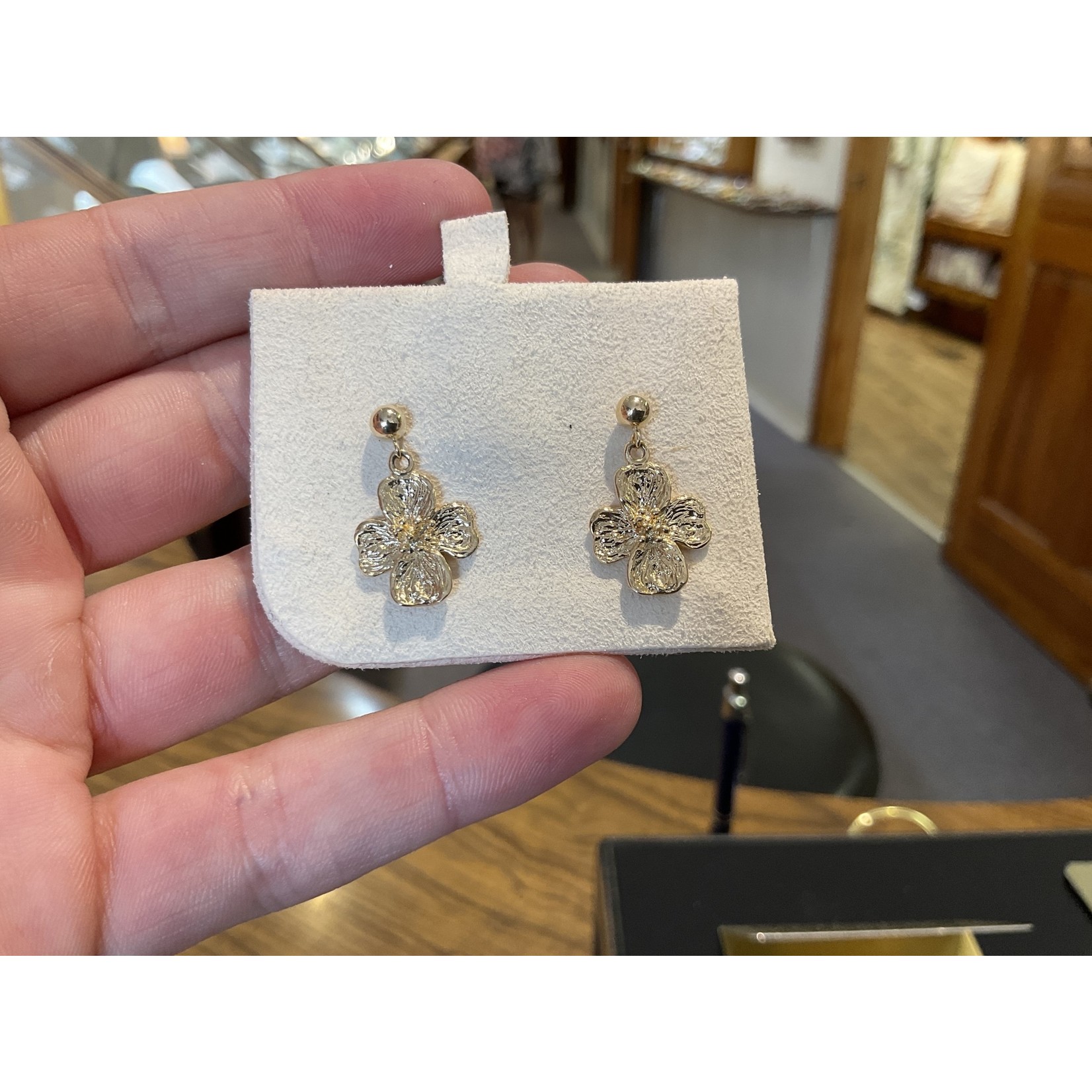 14KY Dahlonega Gold M. Dogwood Earrings