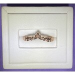 14KR Scrolled Contour Band Sz. 6.75