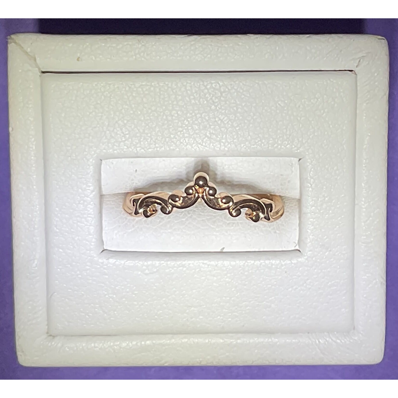 14KR Scrolled Contour Band Sz. 6.75