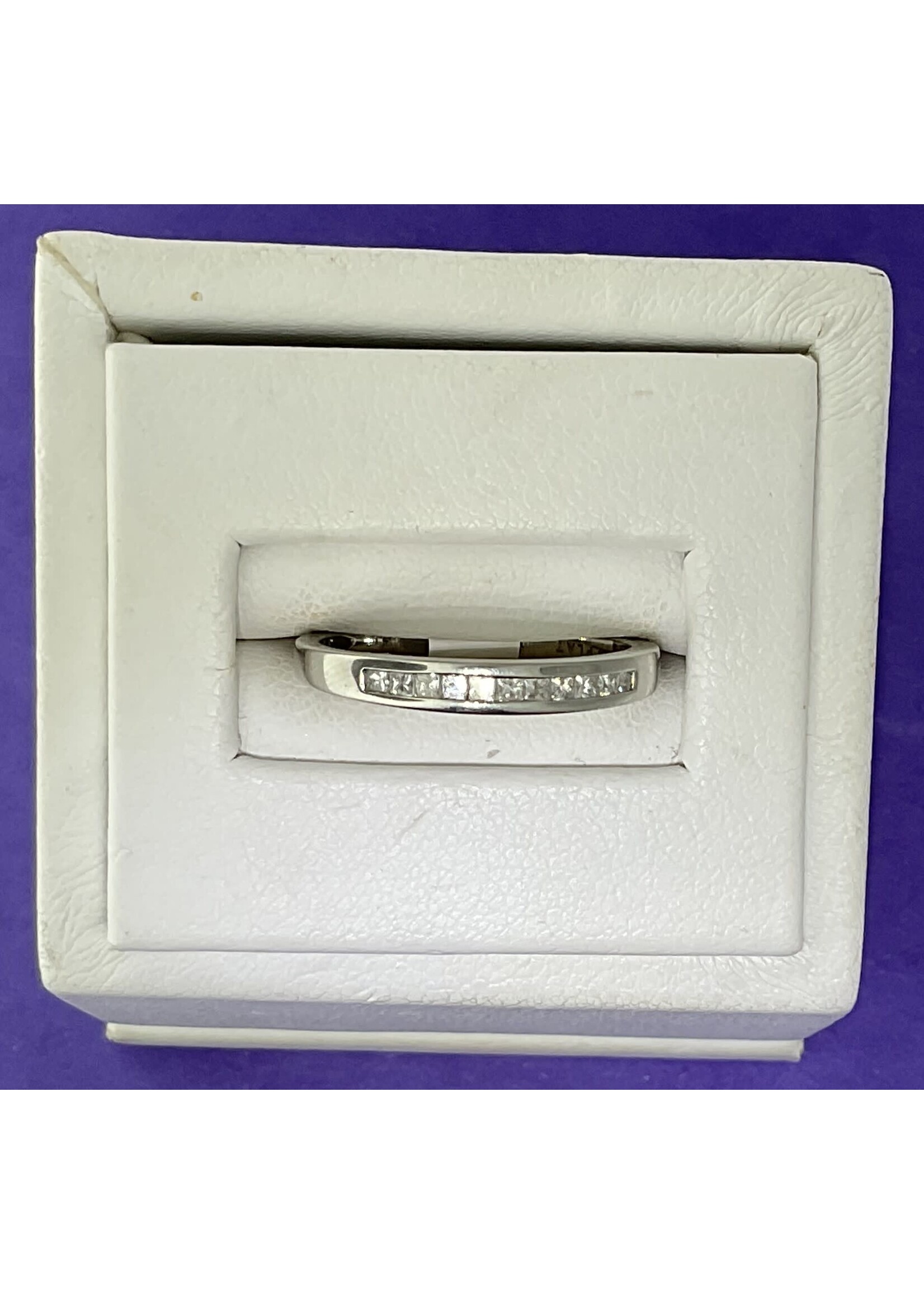 Plat. 1/4ctw Dia Sqr. Cut Sz7