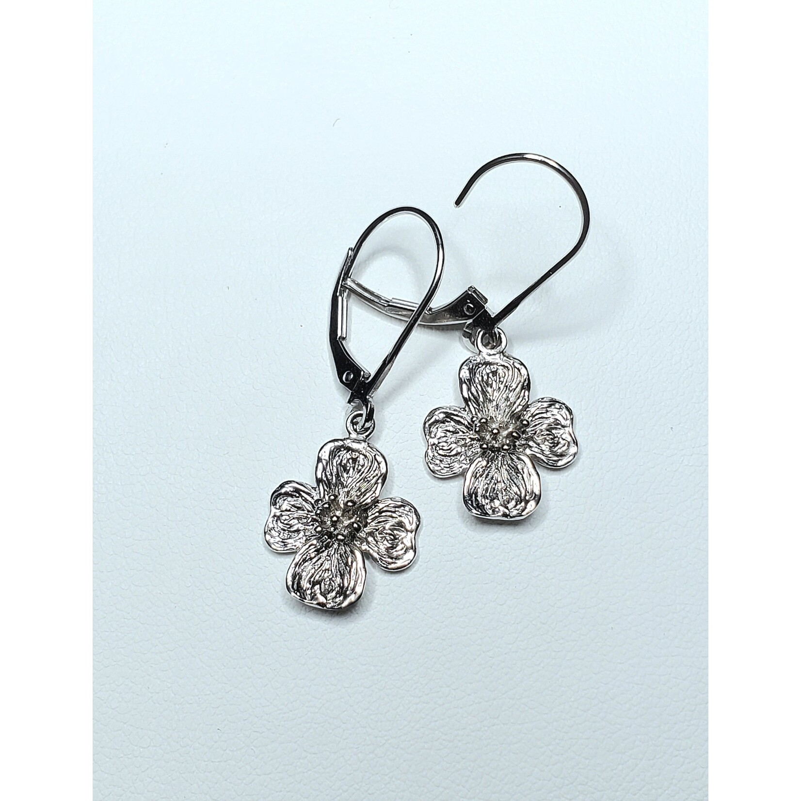 14KW Dahlonega Gold M. Dogwood Leverbacks