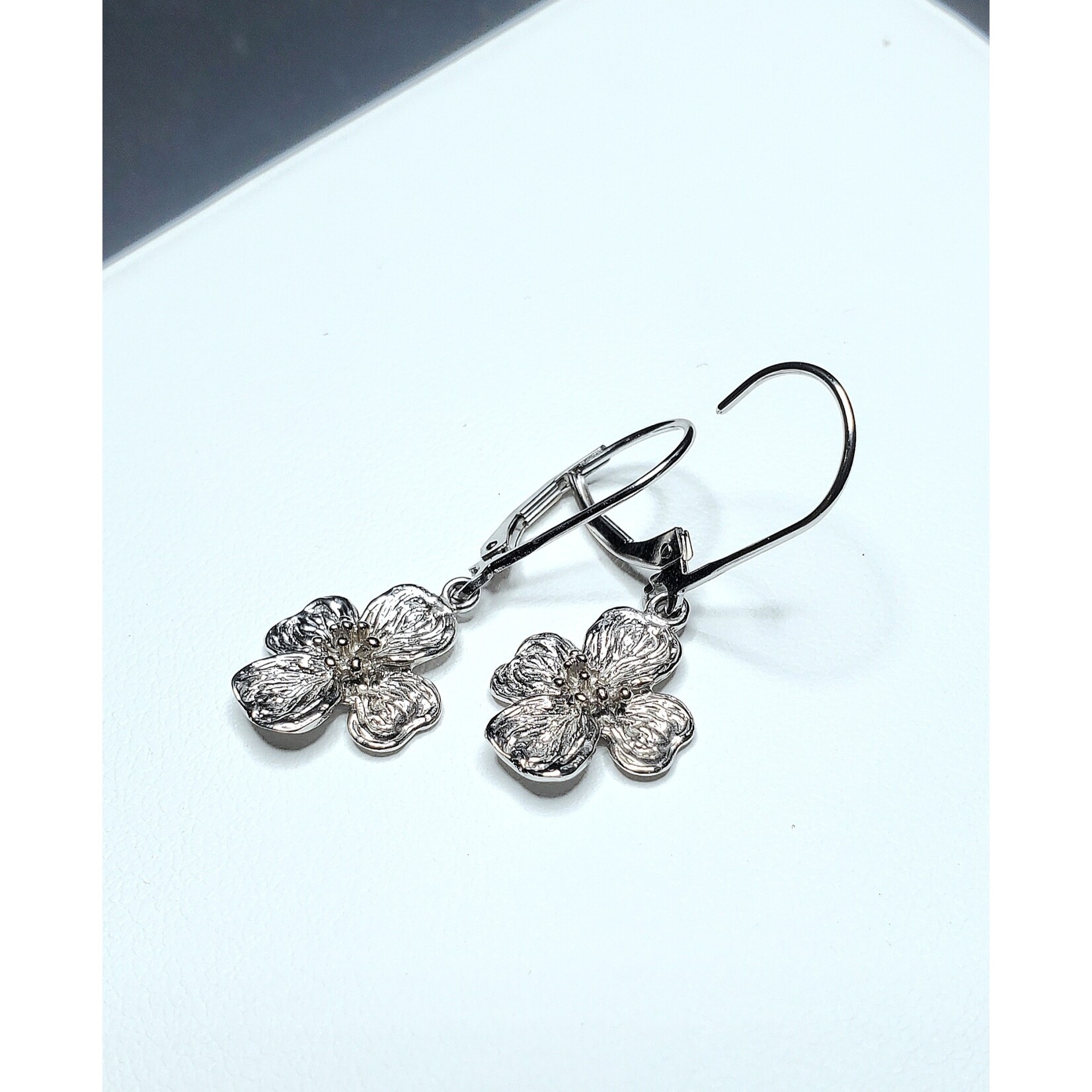 14KW Dahlonega Gold M. Dogwood Leverbacks