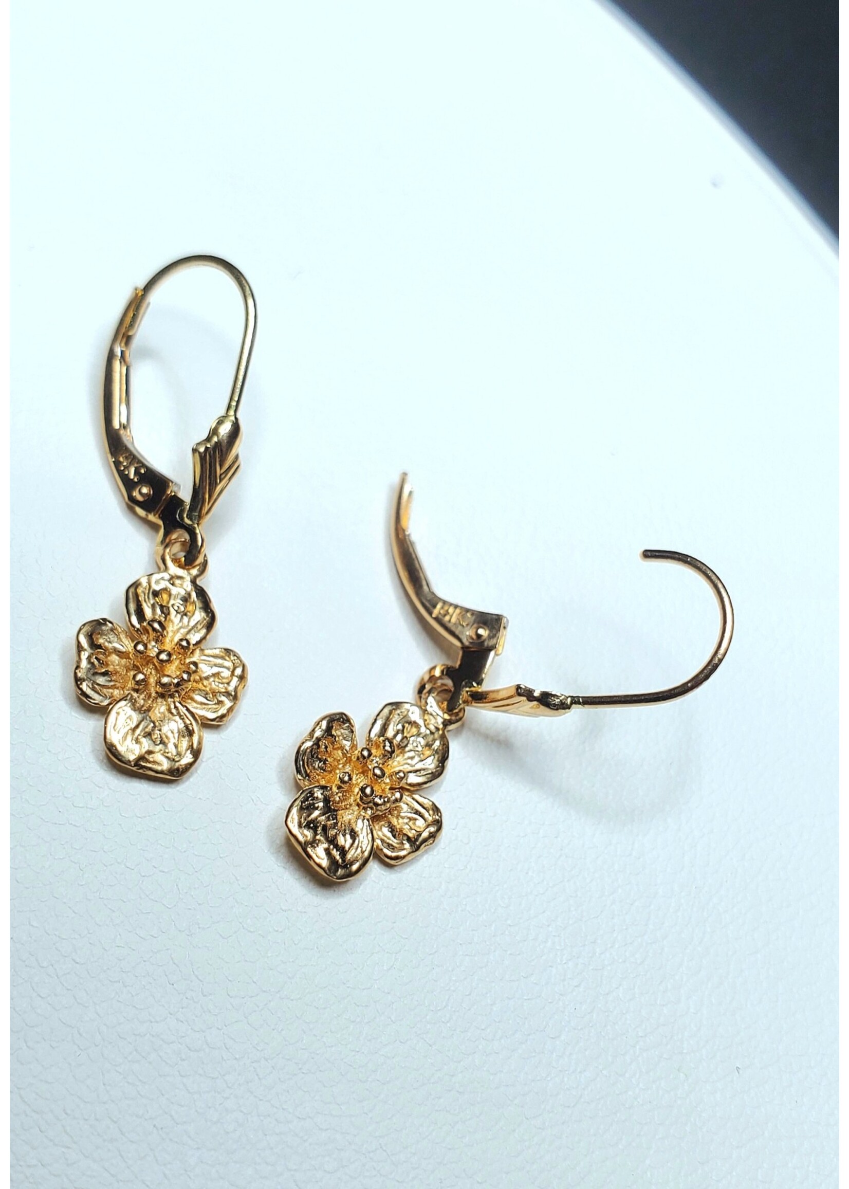 14ky dogwood dangle earrings