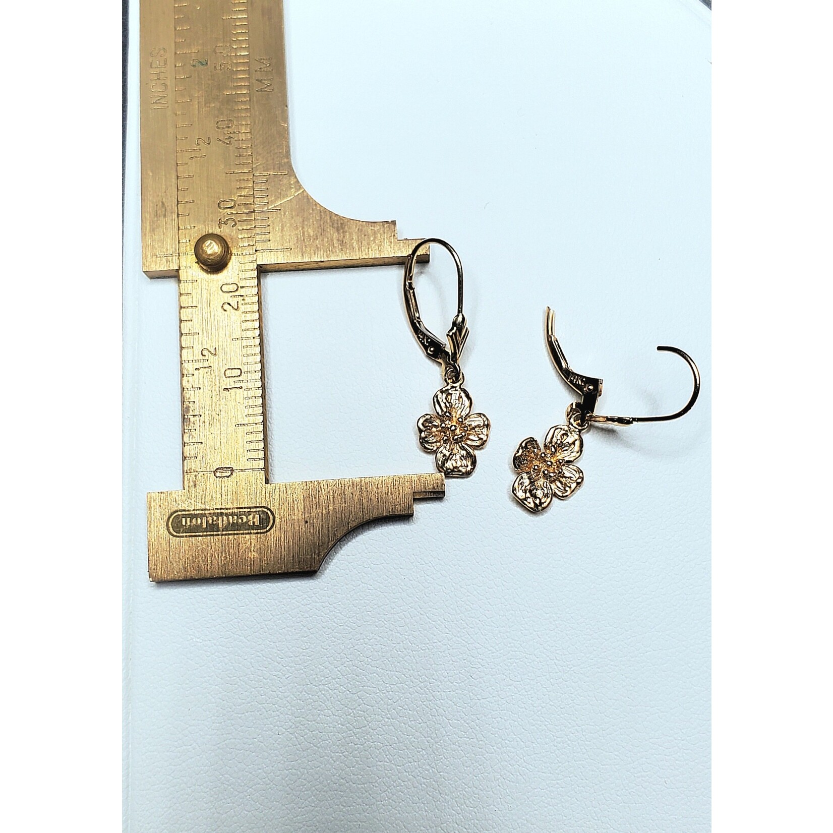 14ky dogwood dangle earrings