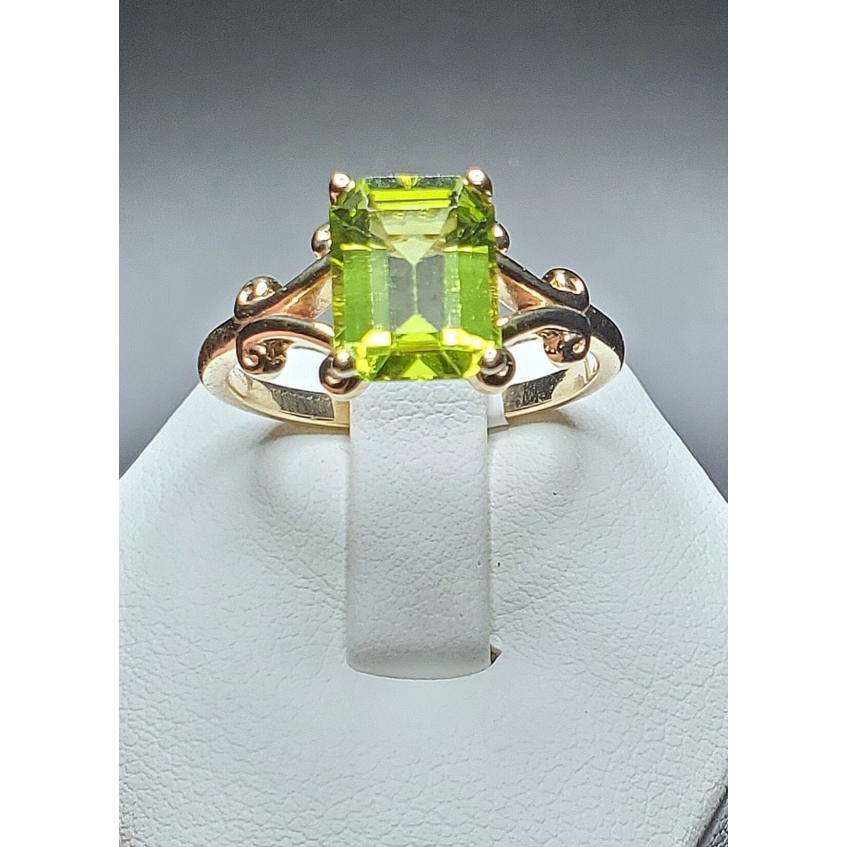 14 Karat Yellow Gold Scroll Design 2.48 ct. Emerald Cut Peridot Ring Size 7