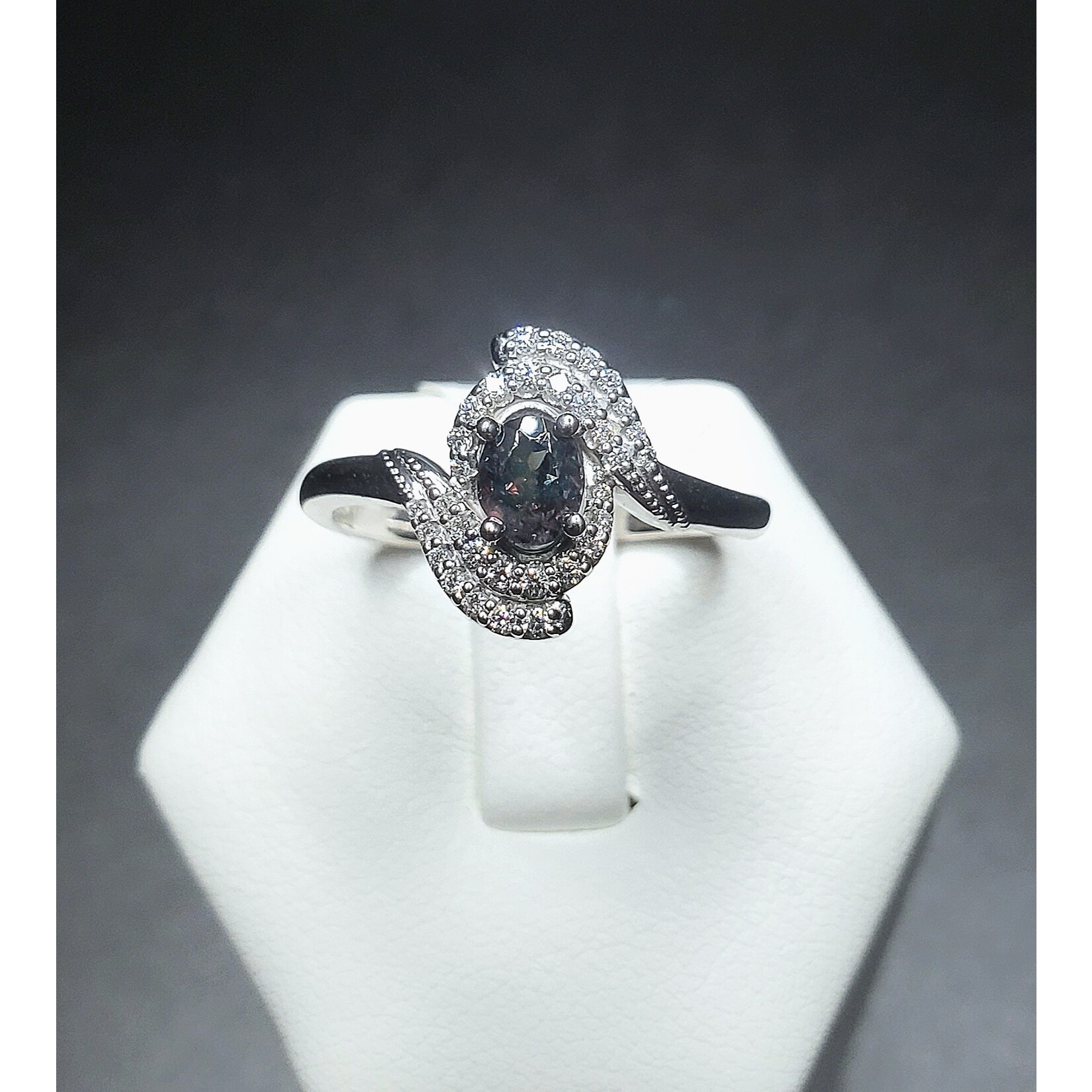 14 Karat White Gold 0.49 Carat Natural Alexandrite w/ Natural Diamond Accents Sz. 7