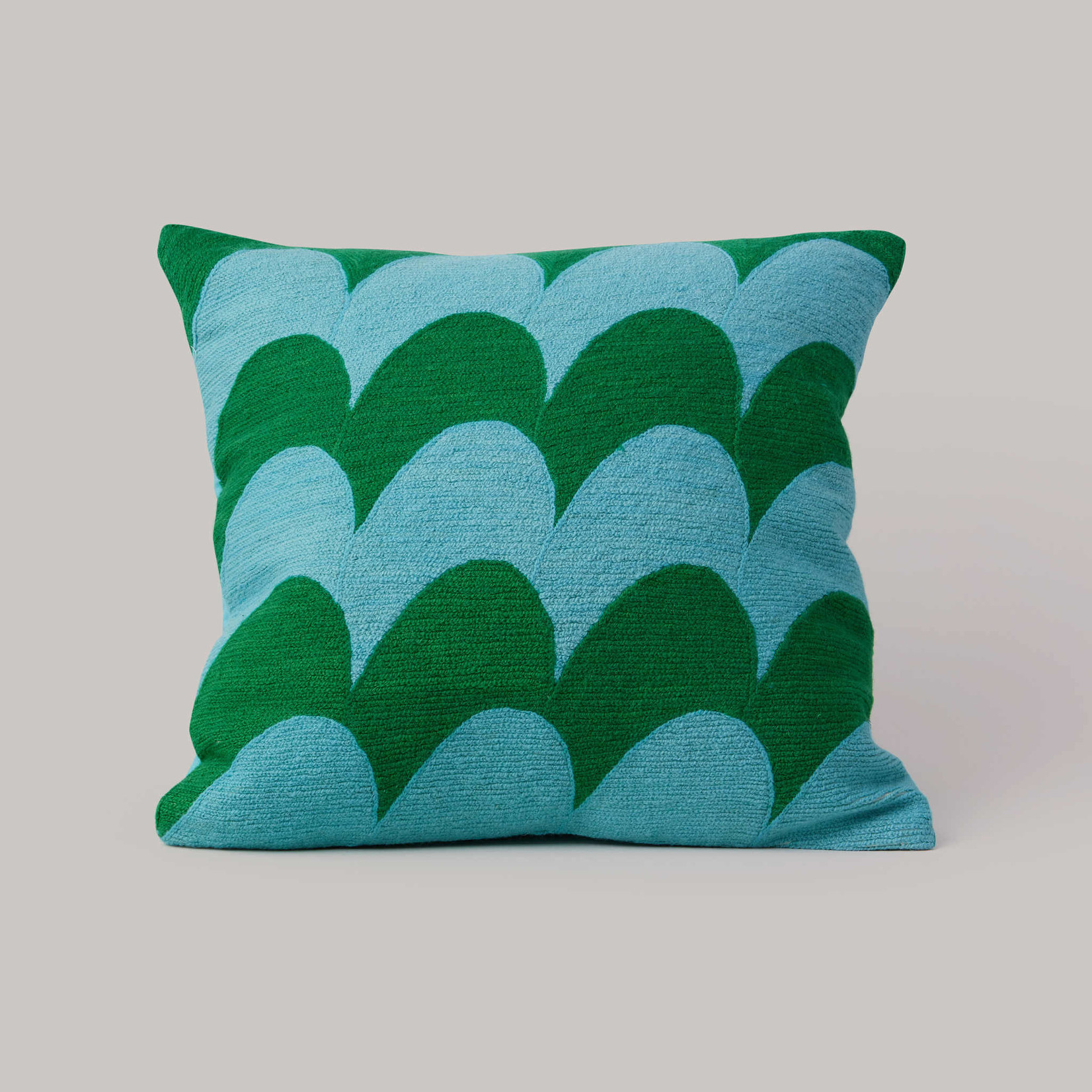 https://cdn.shoplightspeed.com/shops/663638/files/50471660/1652x1652x1/tarta-gelatina-wasabi-cushion.jpg