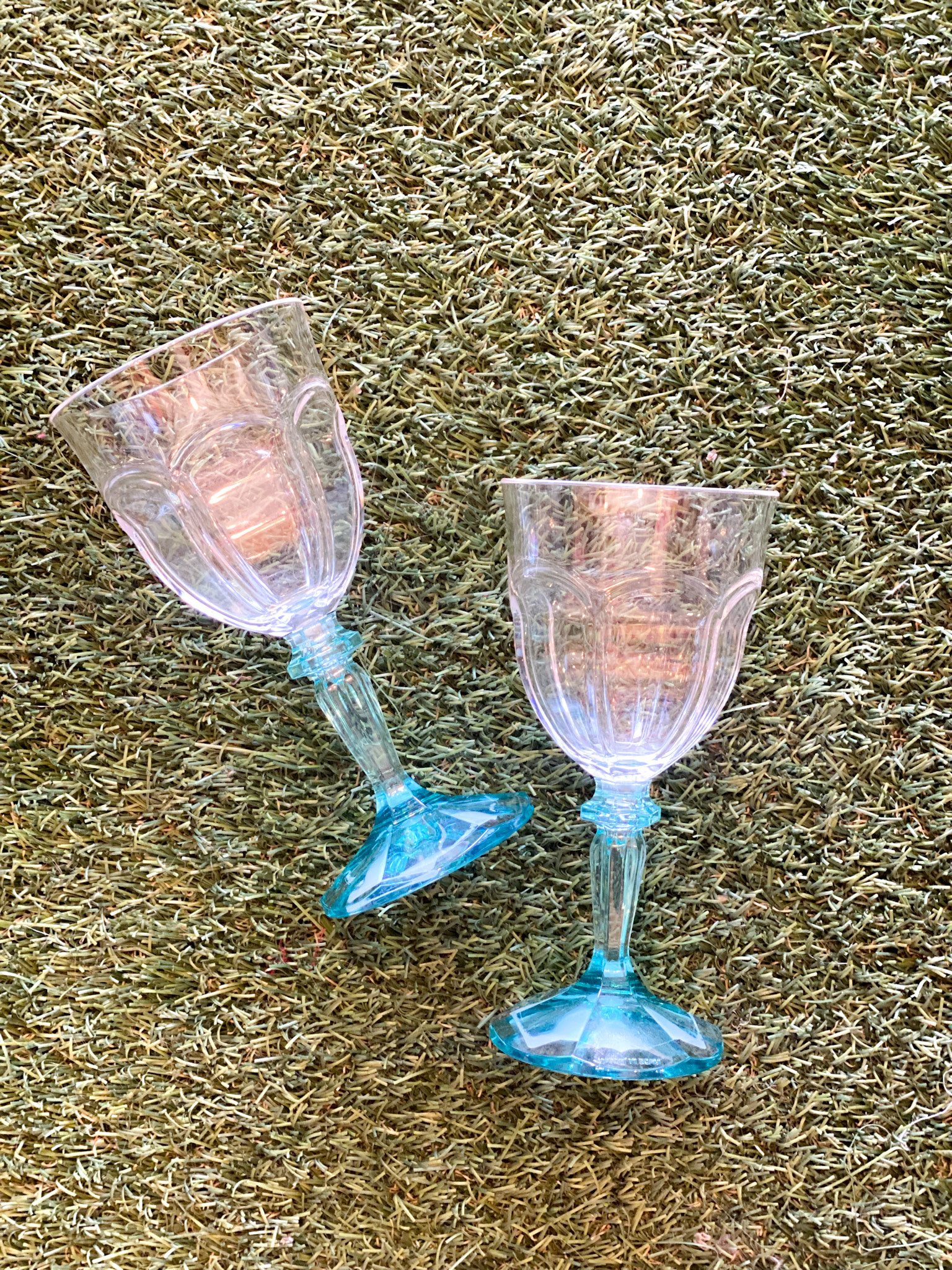 https://cdn.shoplightspeed.com/shops/663688/files/49101916/rice-by-rice-acrylic-wine-glass-clear-w-mint-stem.jpg