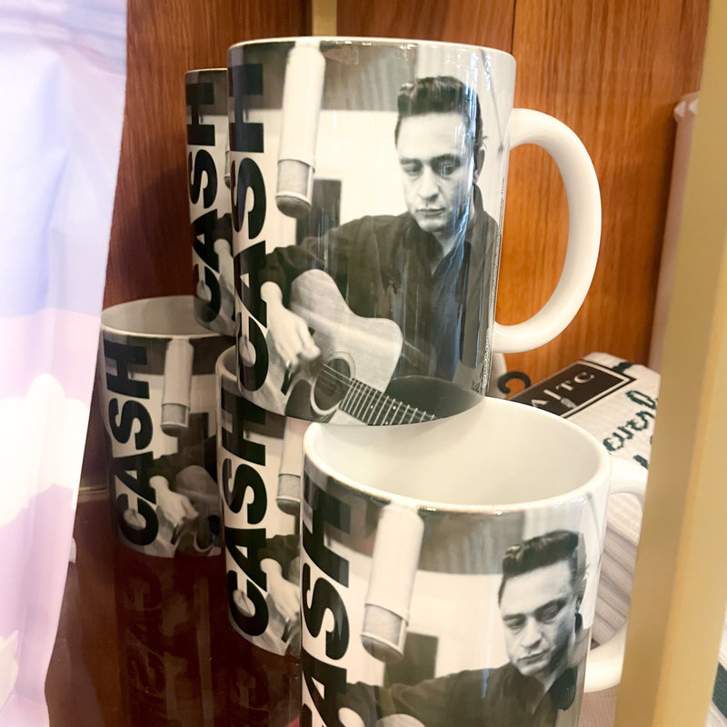 https://cdn.shoplightspeed.com/shops/663688/files/49196140/800x800x1/nmr-johnny-cash-recording-mug.jpg