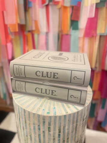 WS Game Company Clue Vintage Bookshelf Edition