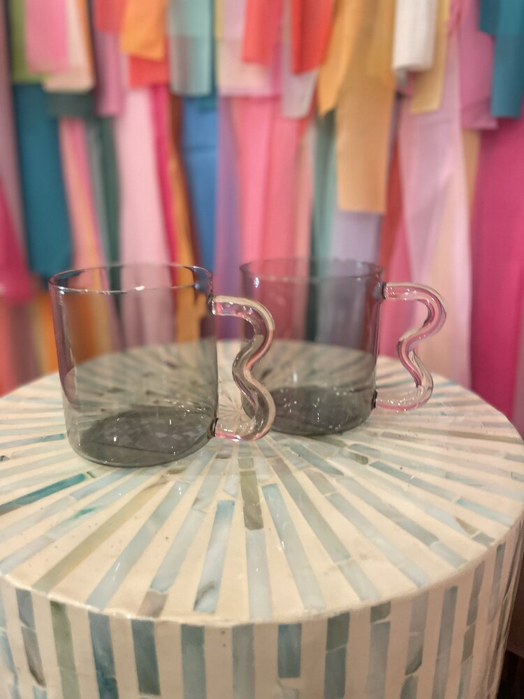 Ivorie Group Gigi Glass Mug - Grey with Pink Handle
