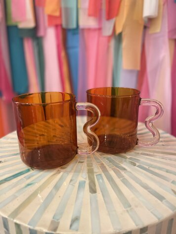 Ivorie Group Gigi Glass Mug - Amber with Pink Handle