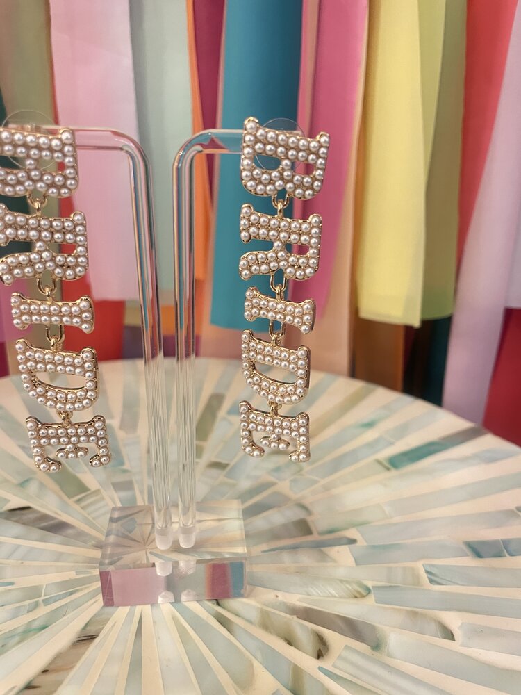 XO, Fetti Bride Pearl Earrings