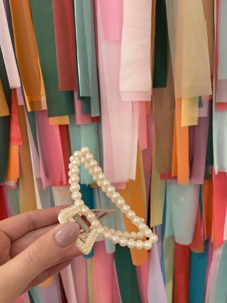 Sassy Cinnamon Pearl Claw Clip