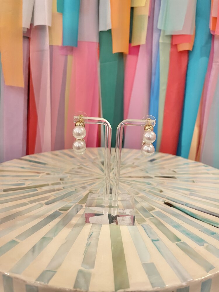 Accessory Concierge Pretty Girl Pearl Hoops