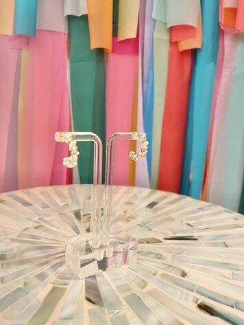 Taylor Shaye Caroline Twist Hoops