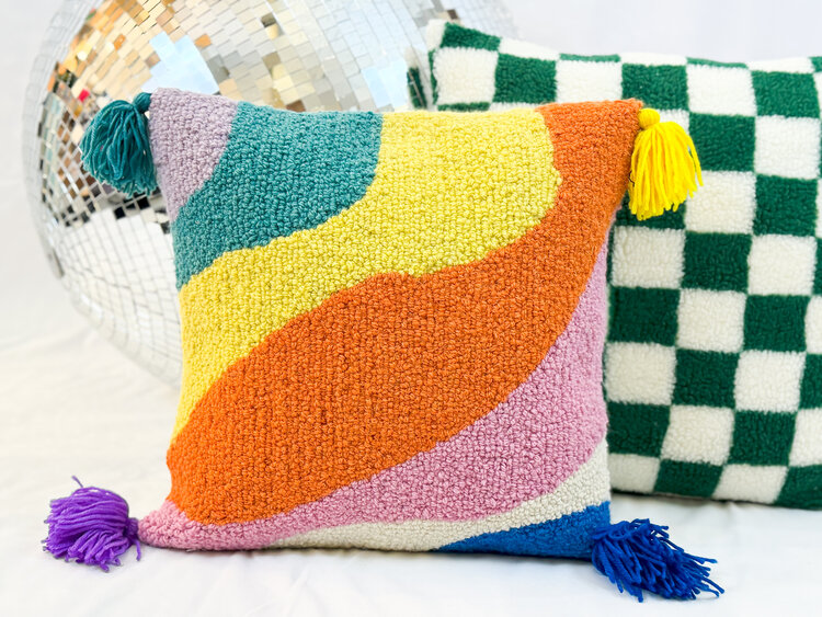 Peking Handicraft Disco Wave Hooked Pillow w/ Tassels