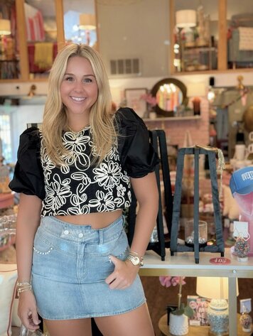 Cloud Ten Blooming Balloon Sleeve Crop Top