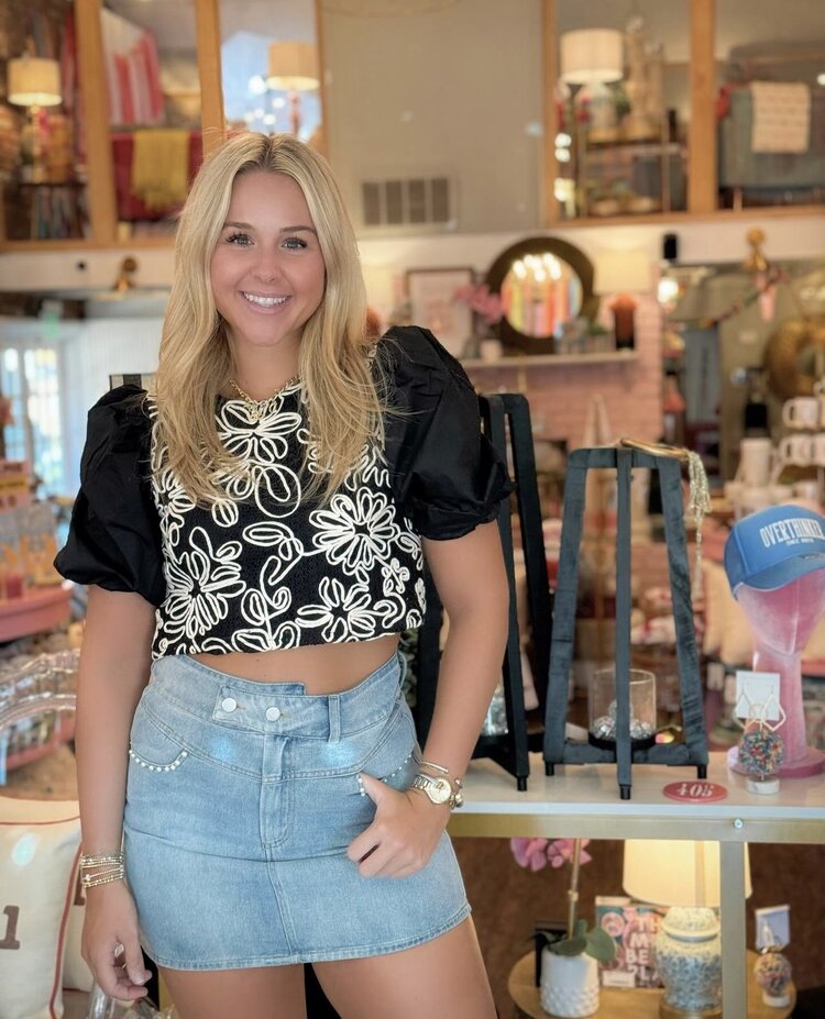 Cloud Ten Blooming Balloon Sleeve Crop Top