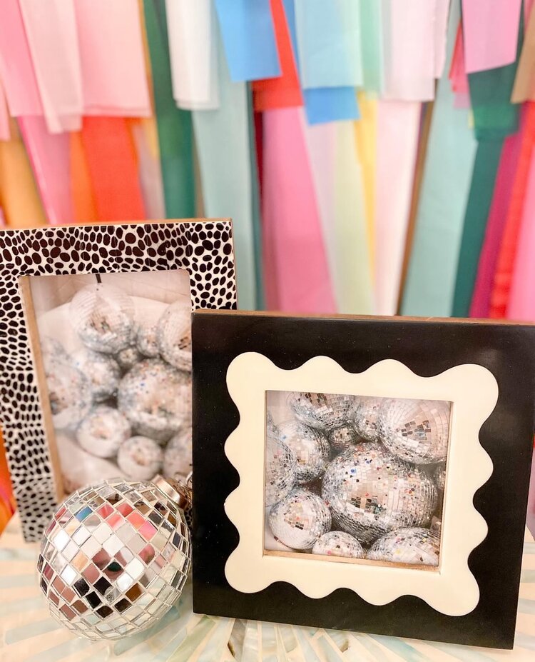 Karma Black & White Squiggle Frame