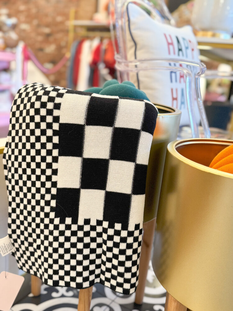 Pink Lemonade Pepper Checkered Throw Blanket