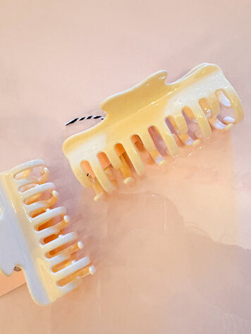 CHUNKS Jojo Claw in Small Cream