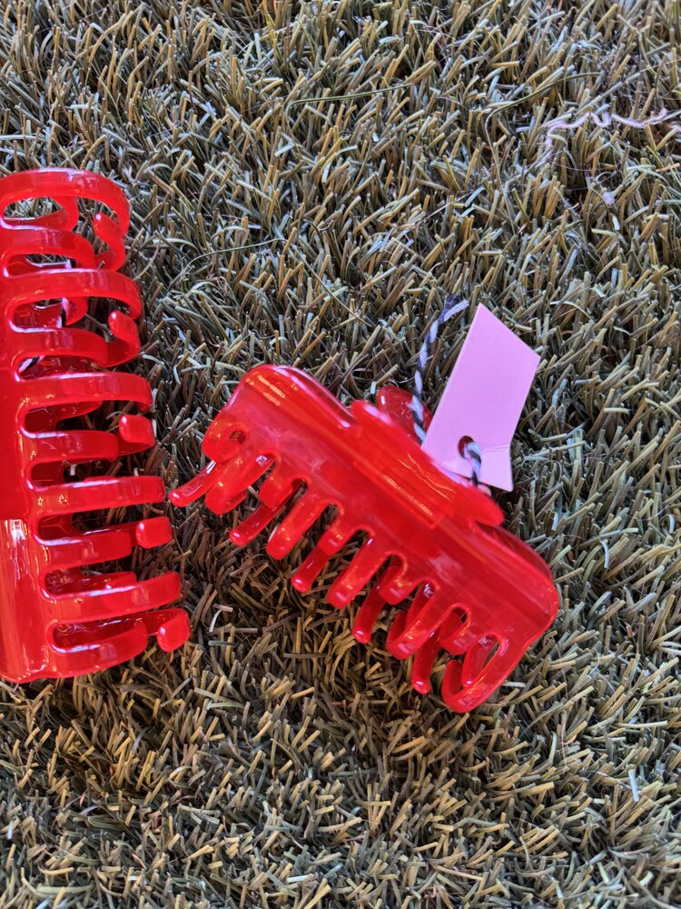 CHUNKS Jojo Claw in Small Candy Red