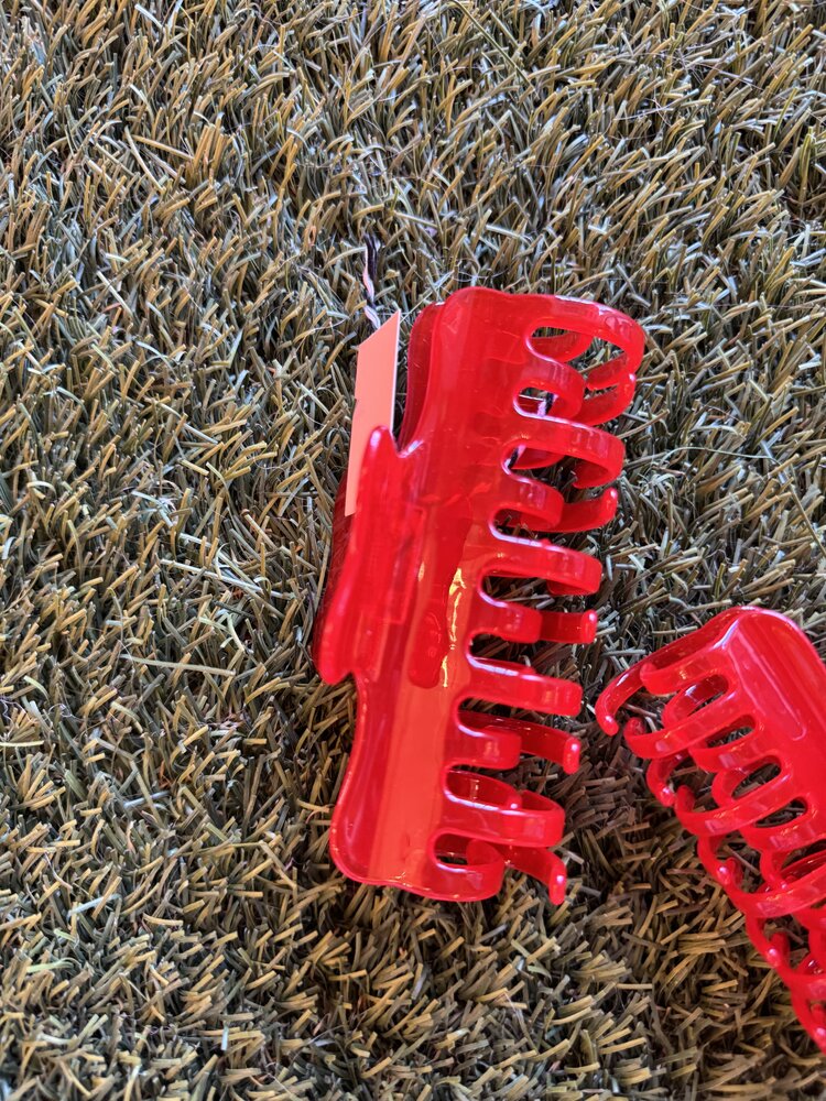 CHUNKS Jojo Claw in Large Candy Red