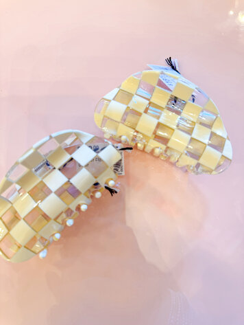 CHUNKS Checker Claw in Clear