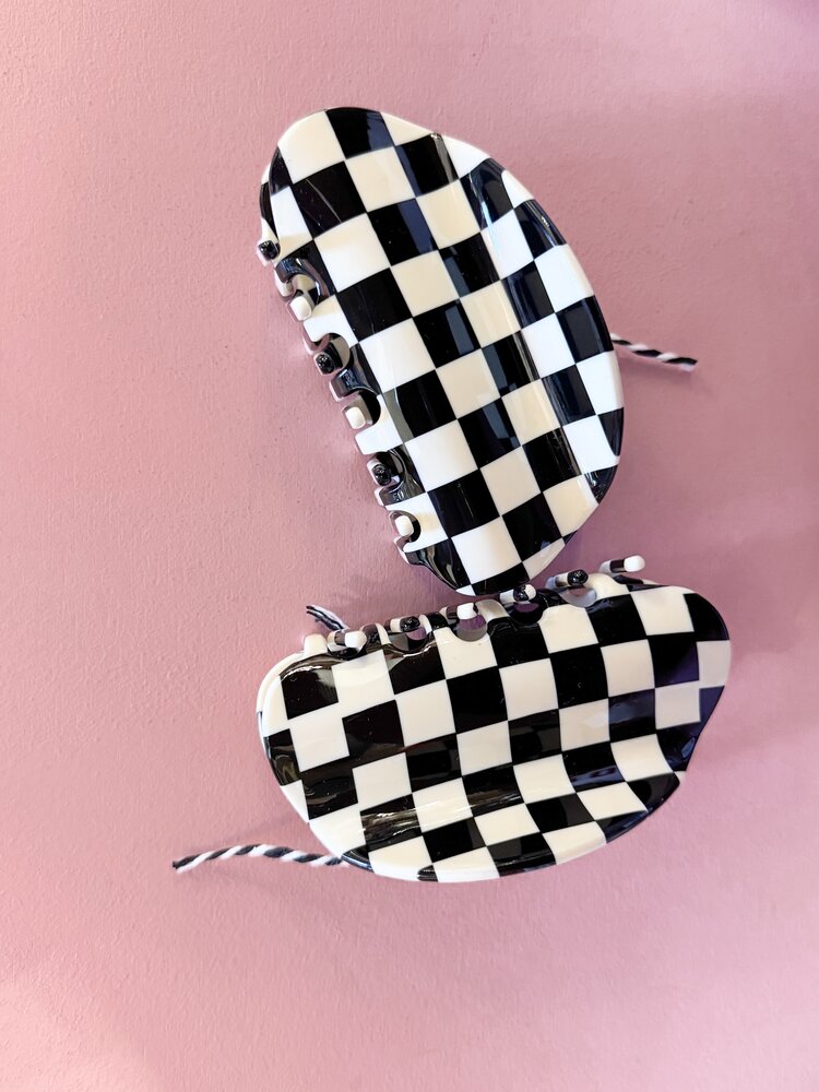 CHUNKS Checker Claw in Black + White