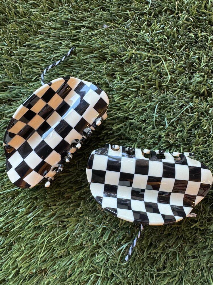 CHUNKS Checker Claw in Black + White