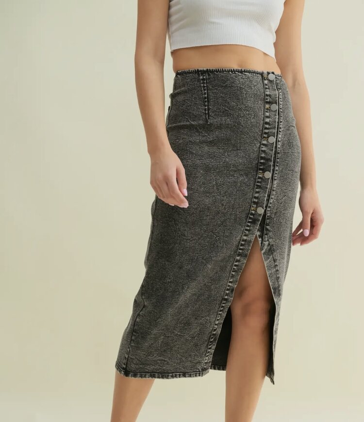 Cloud Ten Washed Black Denim Stretch Midi Skirt