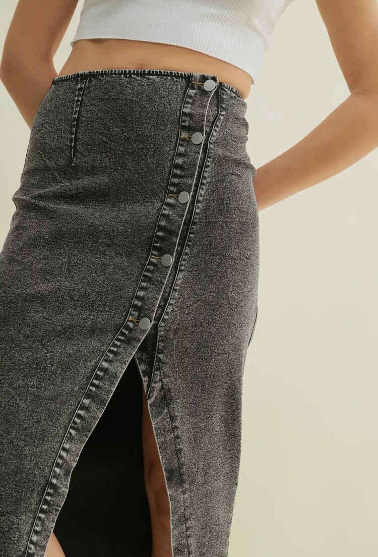 Cloud Ten Washed Black Denim Stretch Midi Skirt