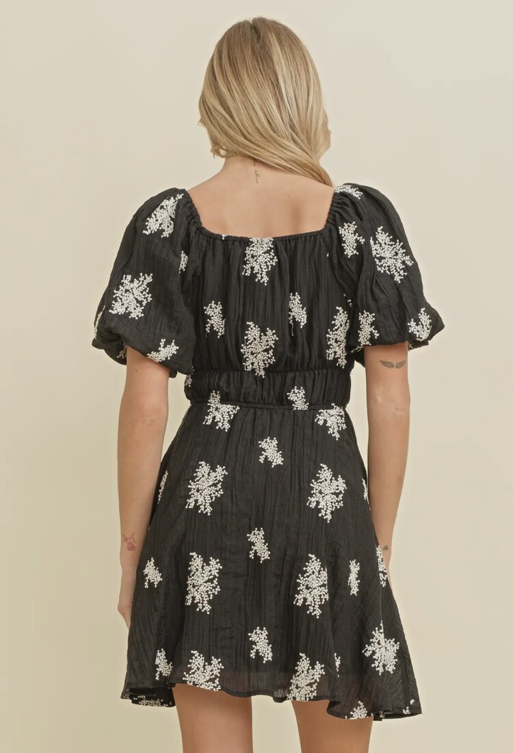 Cloud Ten Floral Accent Puff Sleeve Mini Dress