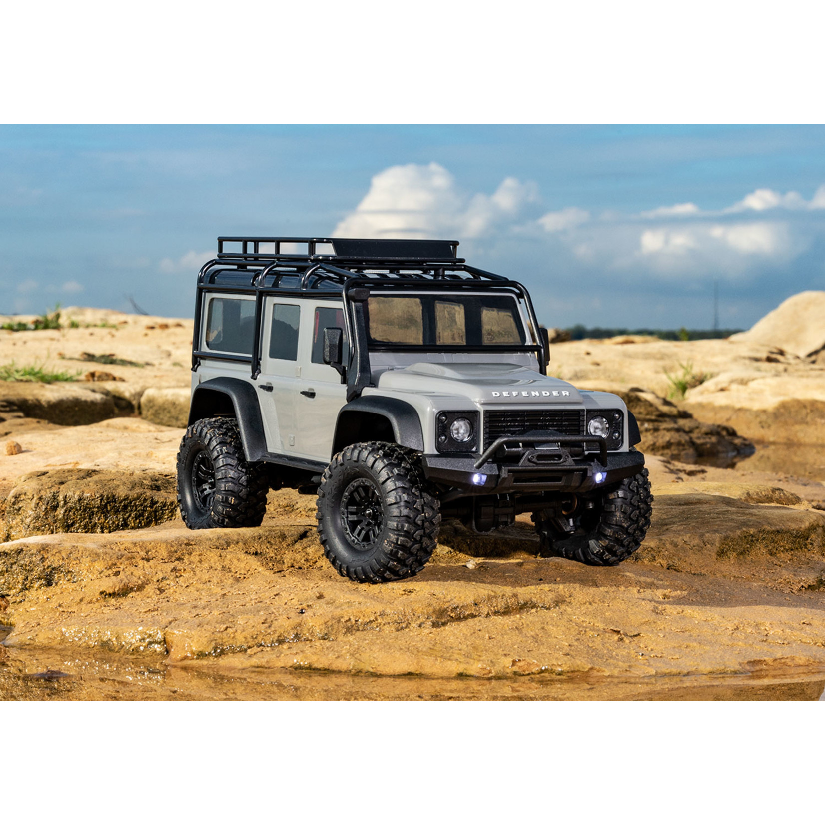 Traxxas TRX-4m Scale and Trail Crawler with Land Rover Defender Body: 1/18 Scale 4WD Electric Crawler Truck with 750 mAh 2-Cell LiPo Battery & Charger