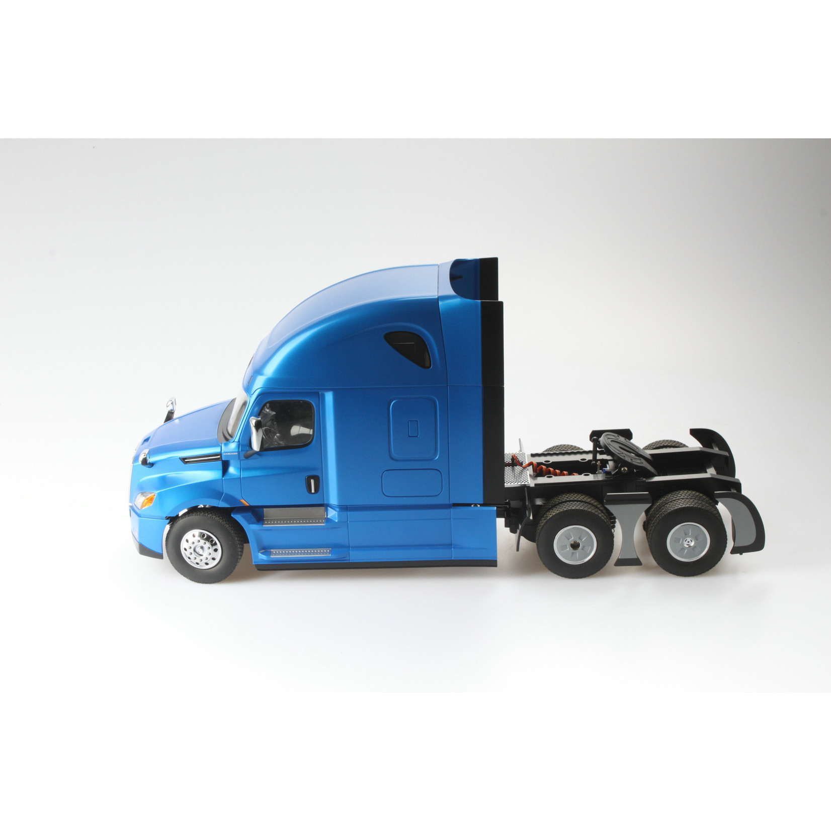 Diecast Masters DCM27006 - 1/16th Scale Freightliner Cascadia Tractor