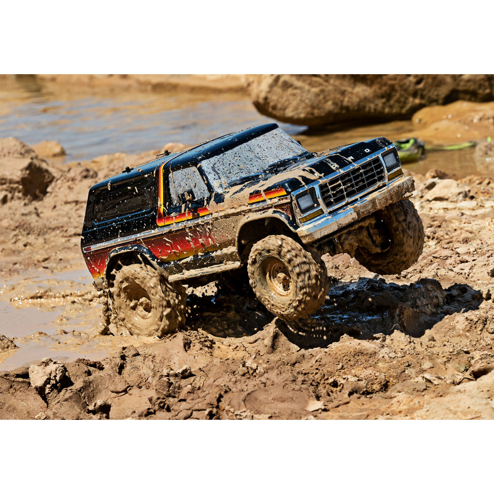 Traxxas TRX-4 Scale and Trail Crawler with 1979 Ford Bronco Body: 1/10 Scale 4WD Electric Truck