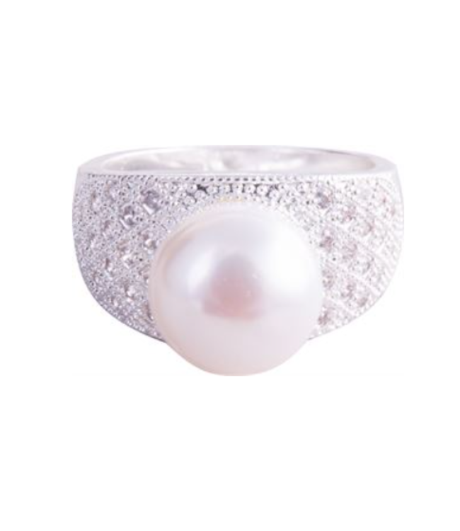 Pearl Ring w/ Diamond Crystals