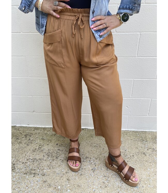 Cropped Pant With Front Pocket Detail