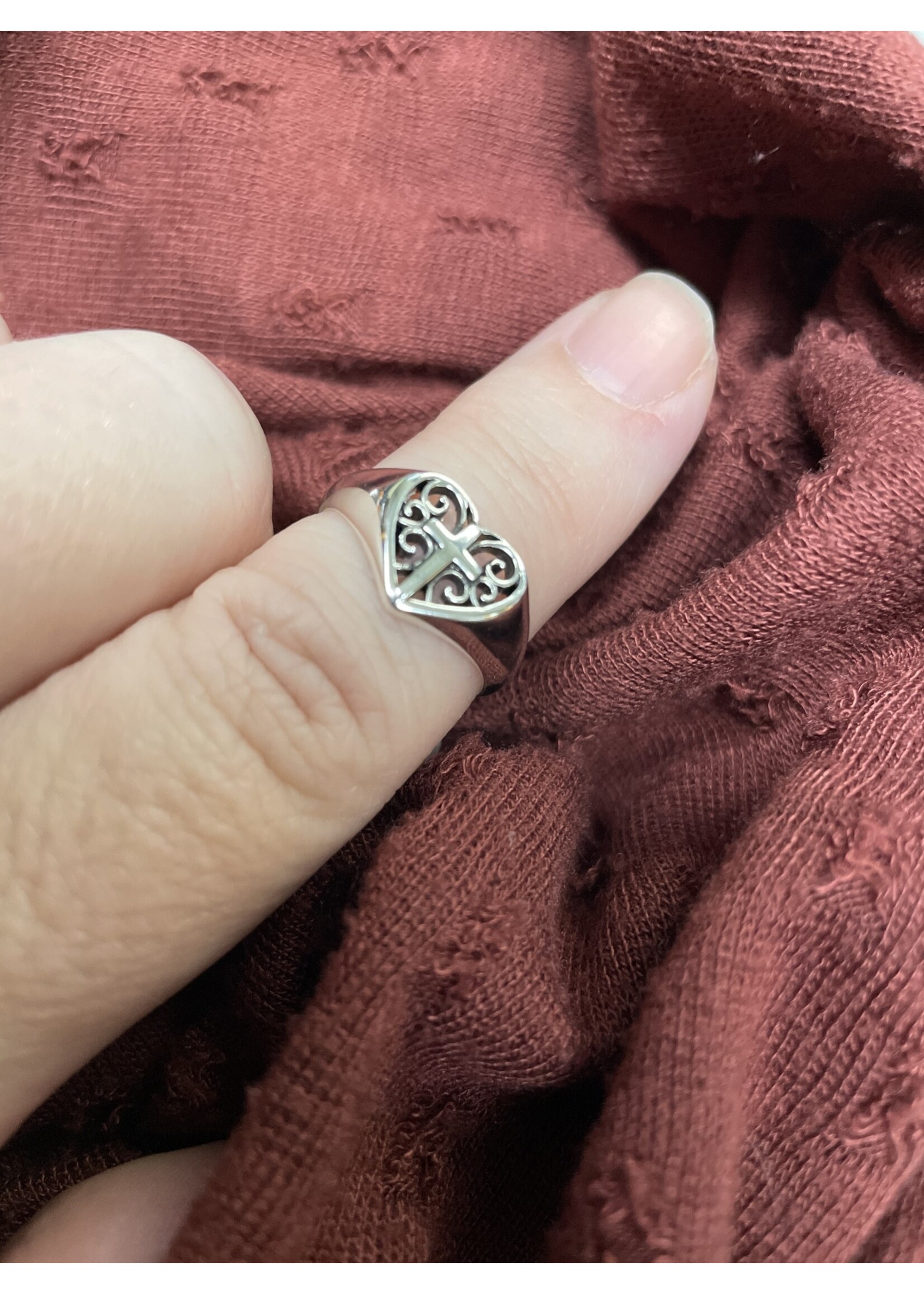 Filigree Heart/cross ring