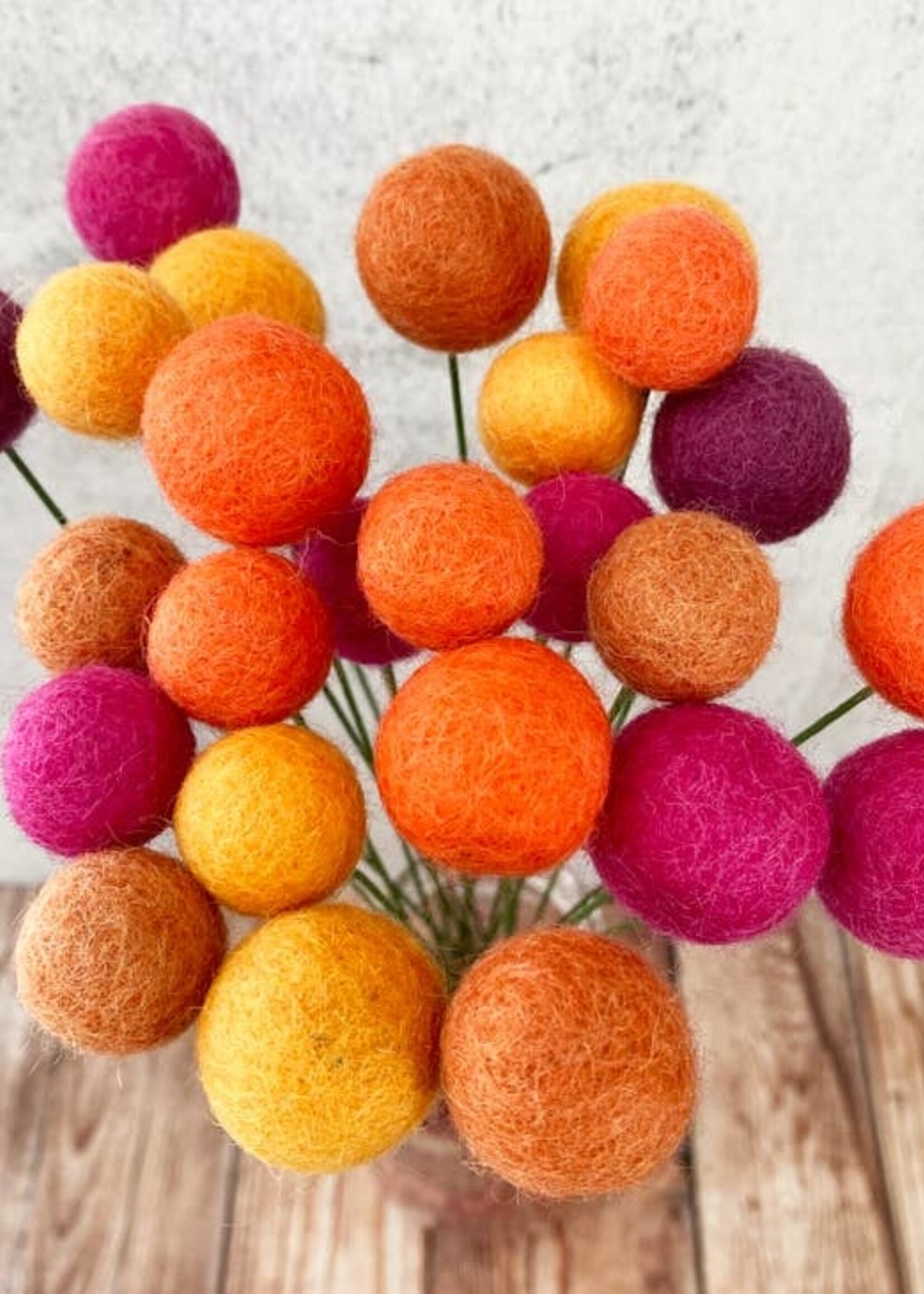 OAKWIND HOLLOW ESSENTIAL OIL FELT BALL PICK