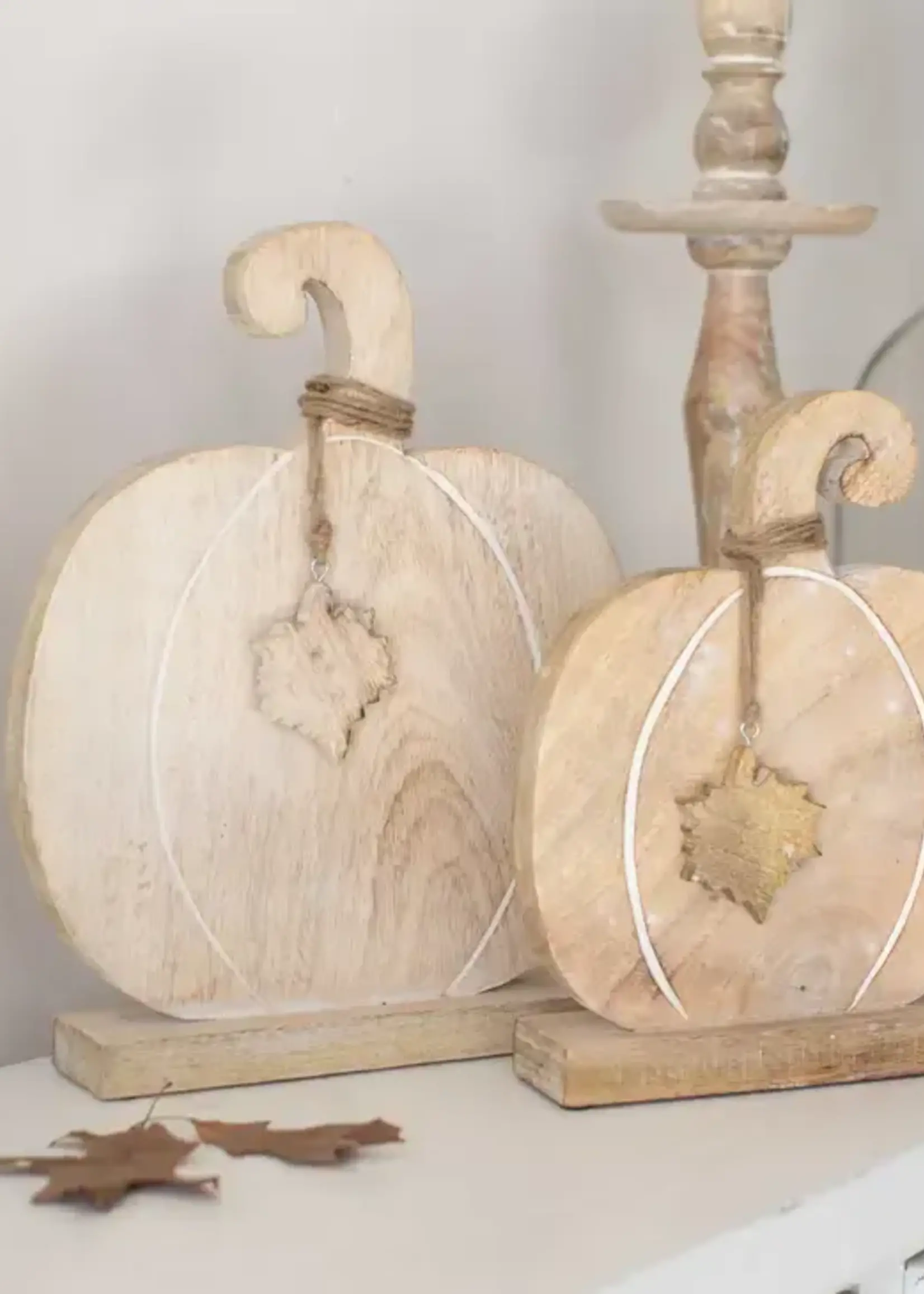 ADAMS & CO LARGE MANGO WOOD PUMPKIN SITTER