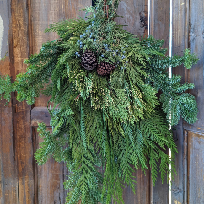 22" Evergreen w/ Cones Swag