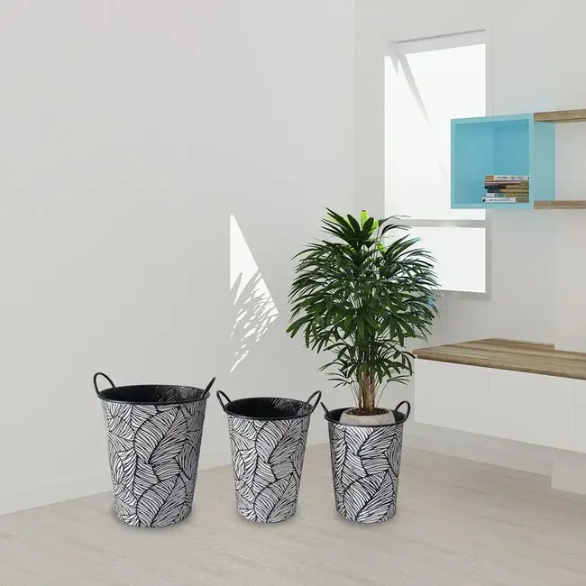 Tall Leaf Pattern Bucket Planter
