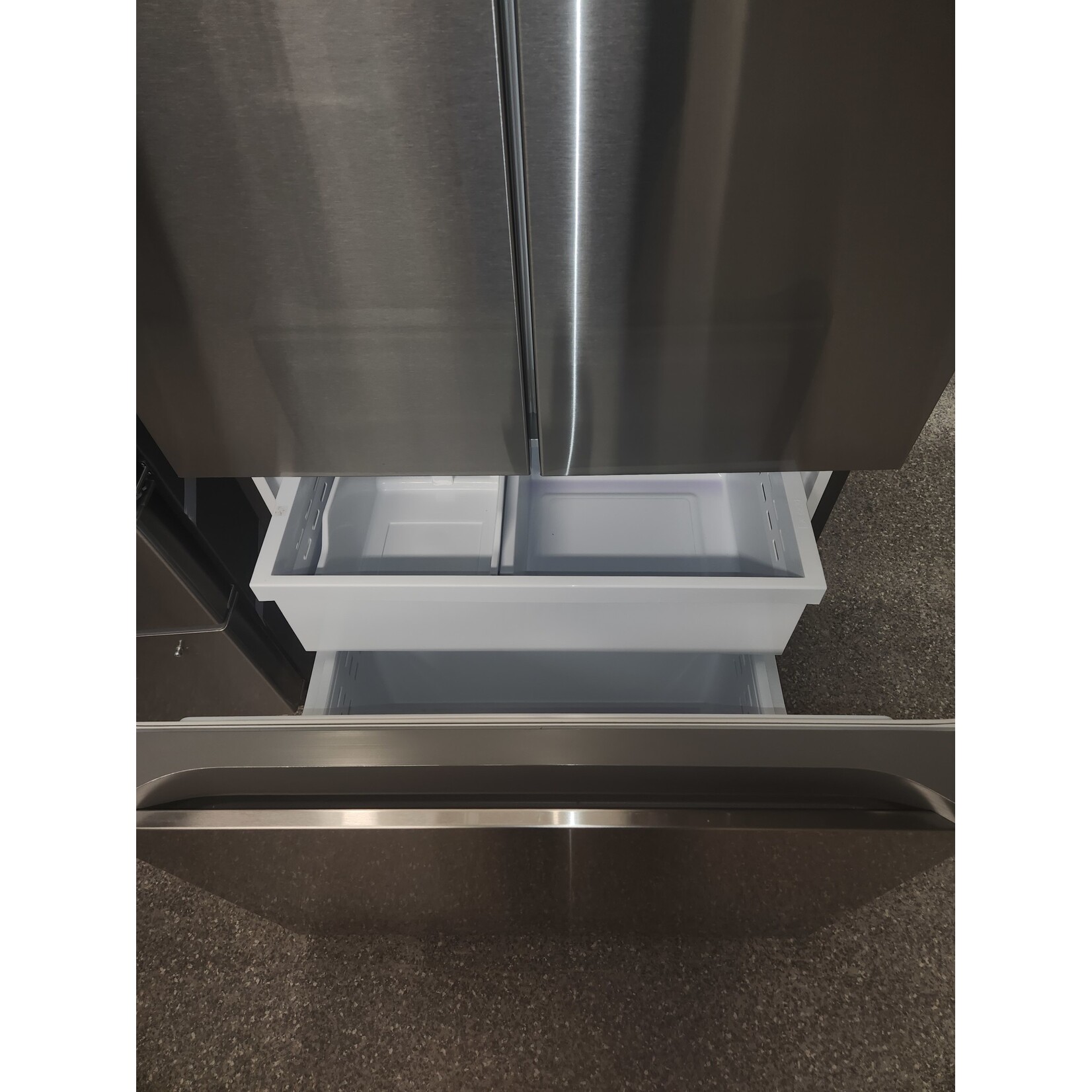 Samsung 17.5 cu ft French Door Smart Fridge Stainless Counter Depth Pre-Owned