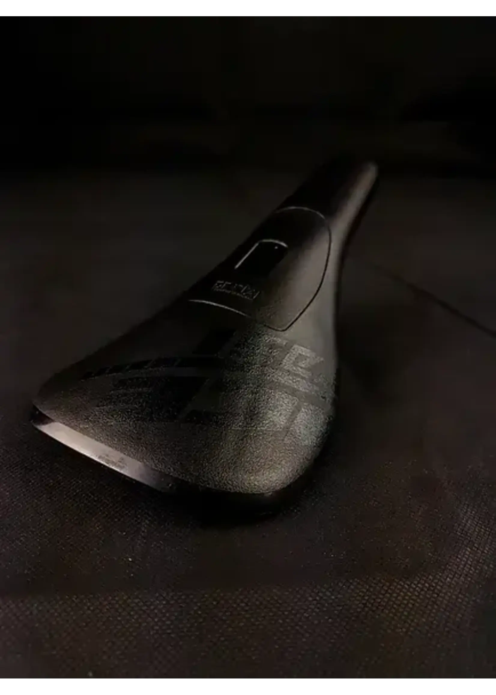 Ice Seat Ice Black Out Pivotal