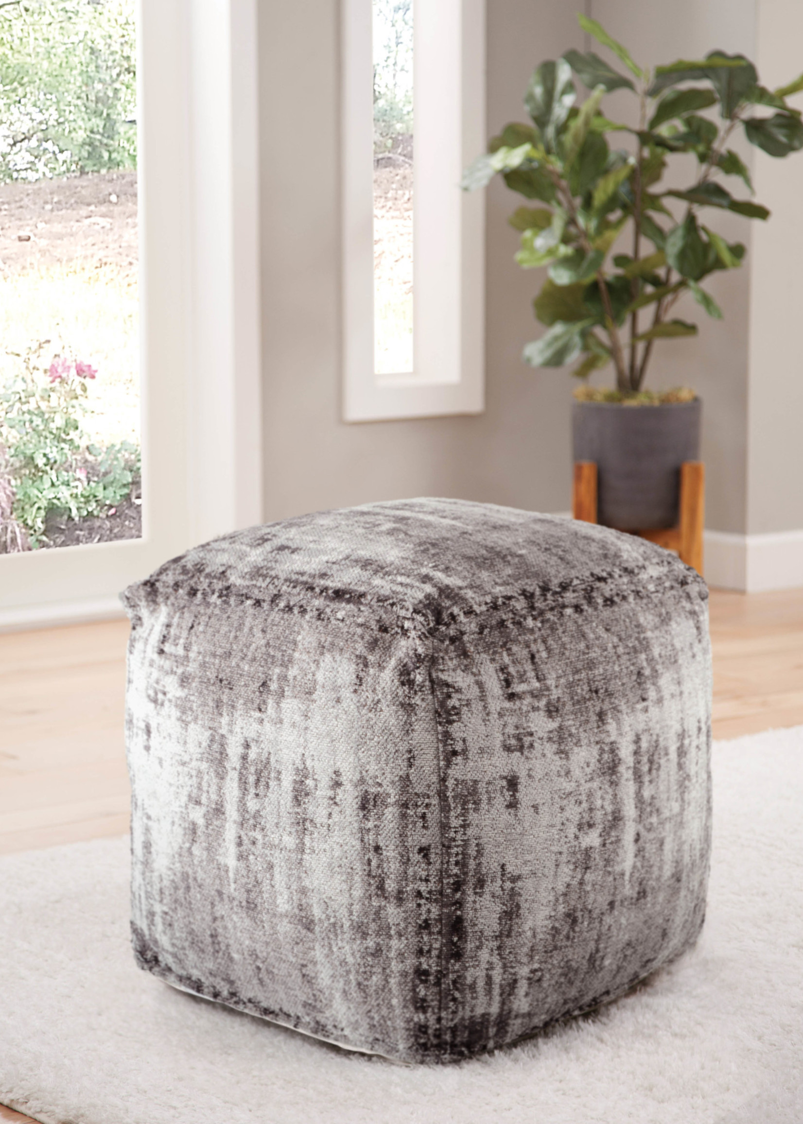 Steve Silver HAZEL SQUARE POUF