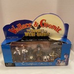 McFarlane WALLACE & GROMIT WERE-RABBIT THE CARROT & CAULIFLOWER COLLECTOR SET