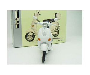 autoart-1-12-piaggio-vespa-et4